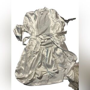 Bridal short and robe set.